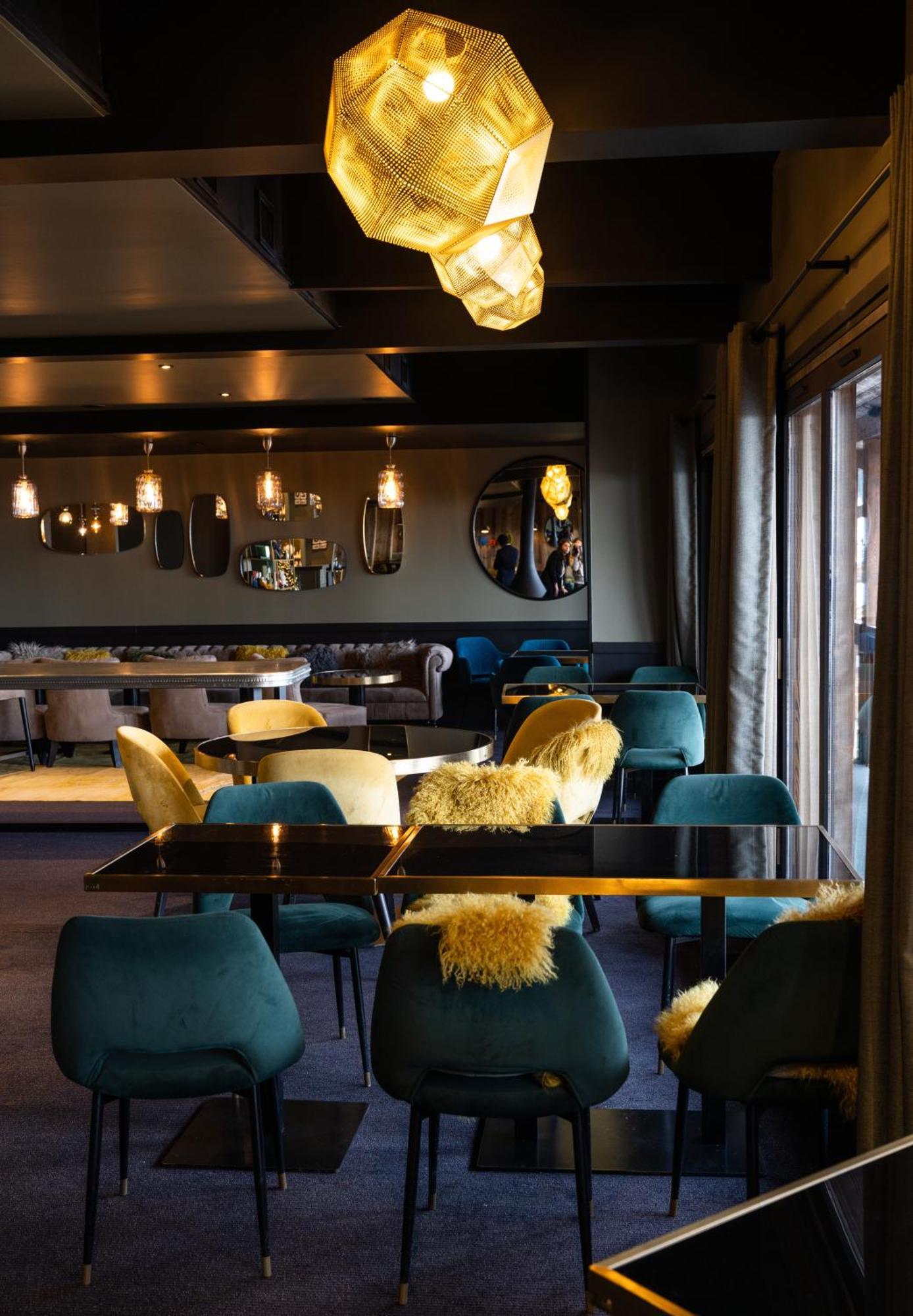 Hotel Fahrenheit Seven Courchevel Exterior foto