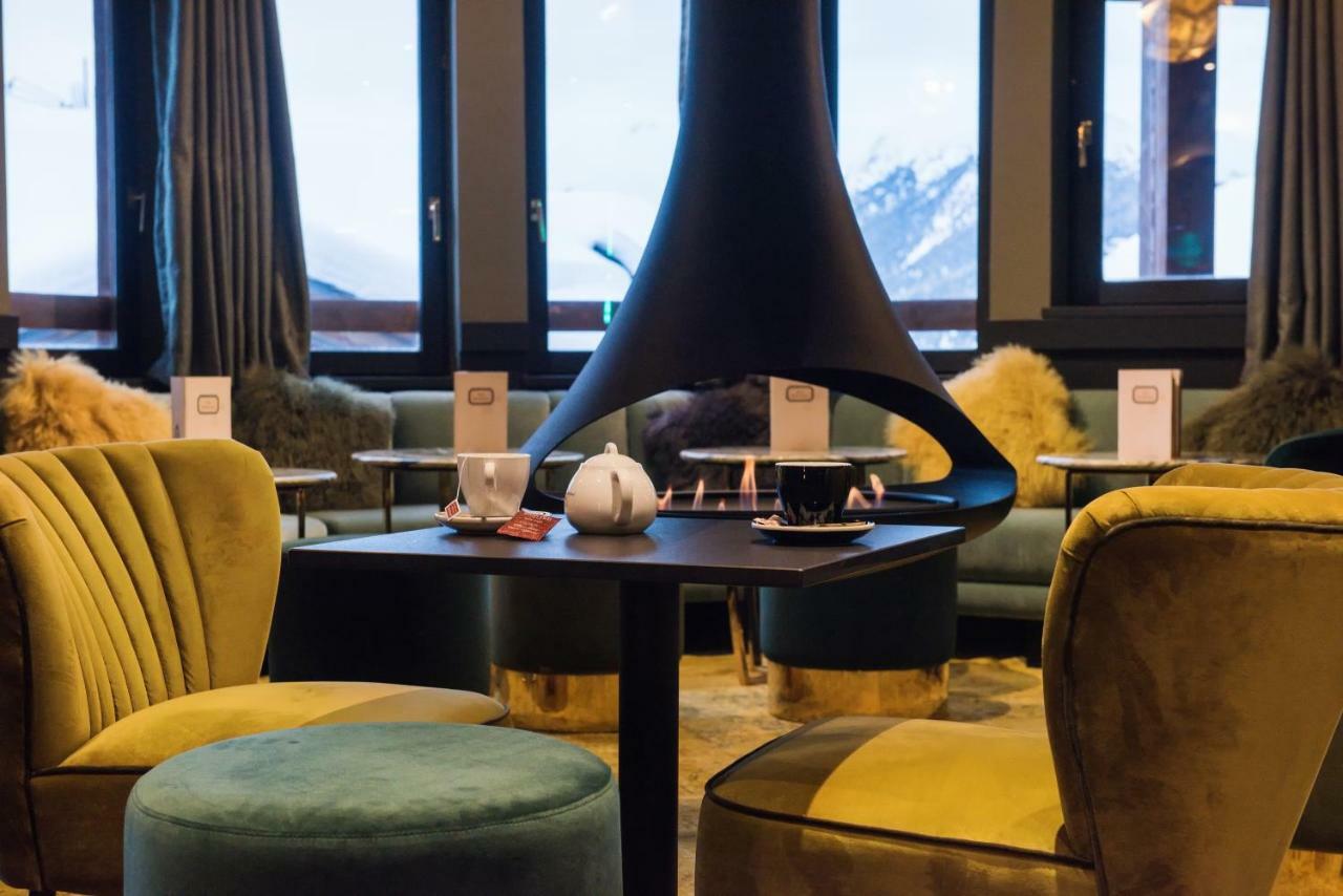 Hotel Fahrenheit Seven Courchevel Exterior foto